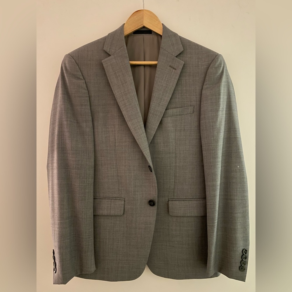 Calvin Klein Suit Jacket. Slim fit. 38 Short. Grey